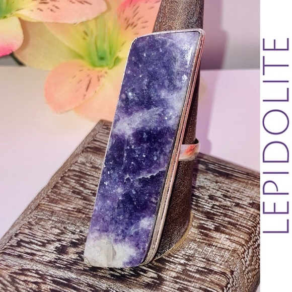 Gorgeous Lepidolite Gemstone Huge Handmade Ring - Picture 3 of 4